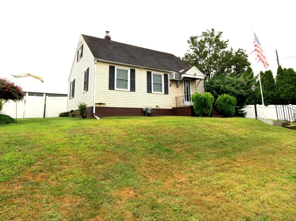 12 E 10th Ave, Runnemede, NJ 08078