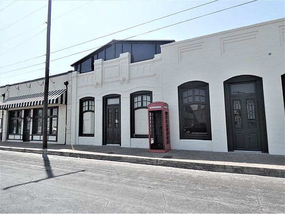 3rd image of 119 N Washington St