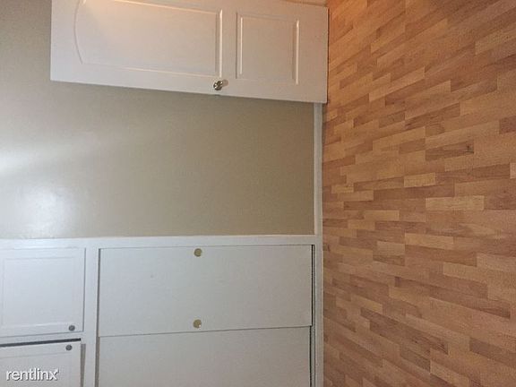 4th image of 1022 W Avenue H14