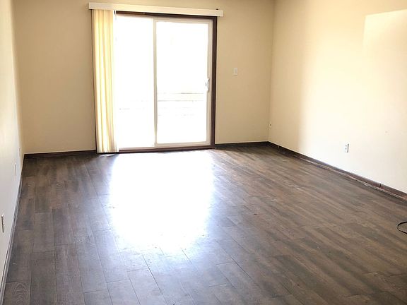 3rd image of 1616 Vine St APT 1