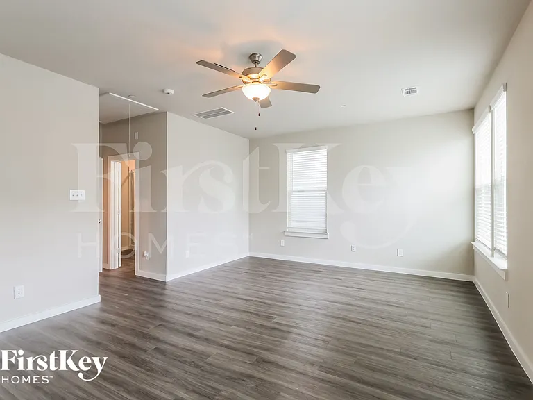 18334 W Centro Cir — Photo 11