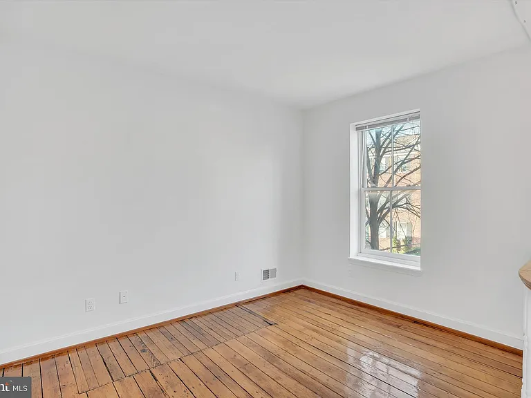805 S Charles St — Photo 20
