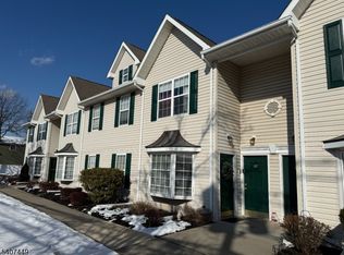 37 Chanda Ct, Clifton City, NJ 07012