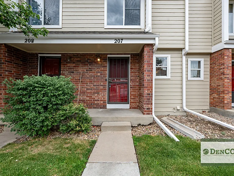 7476 E Arkansas Ave #207 — Photo 2