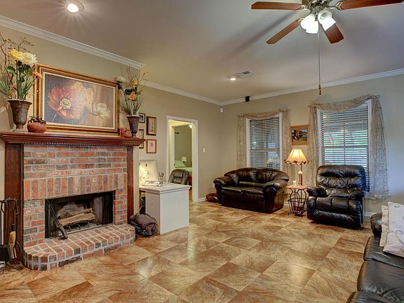 5th image of 143 Sioux Ln