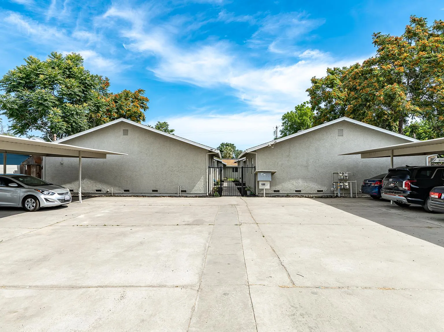 3 bed, 1200 sqft, $2,000 — Photo 1