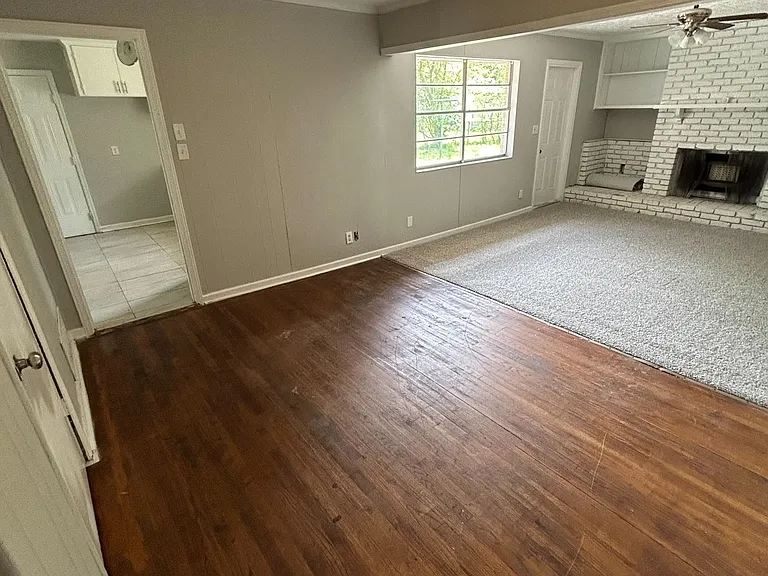 1388 Adrian Ln — Photo 10