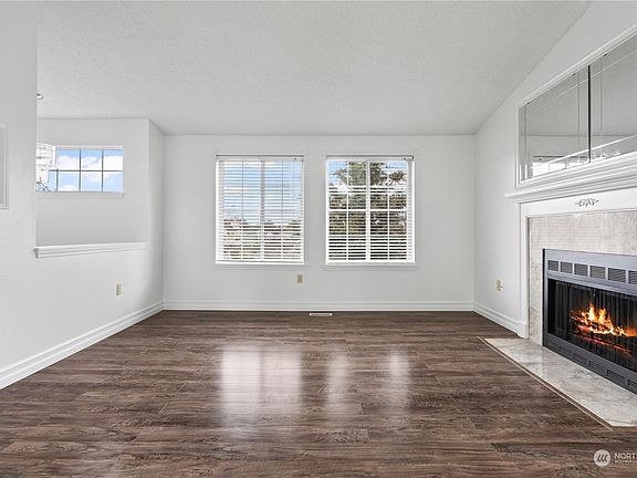 5th image of 5059 35th Street NE