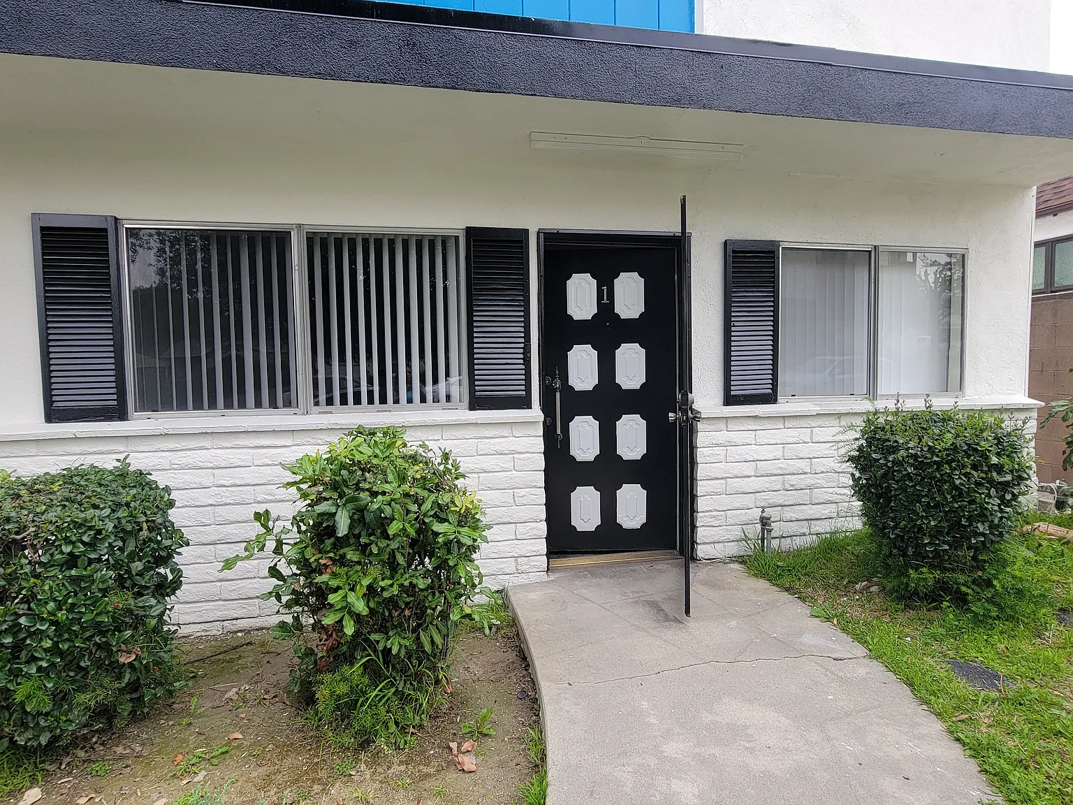 3 bed, 1100 sqft, $3,500 — Photo 1