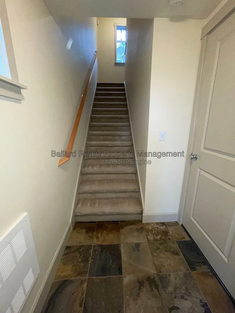 2 bed, 2.5 bath, 1399 sqft, $3,350 — Photo 2
