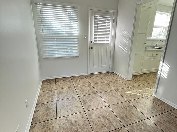 3rd image of 3382 W 84th St APT A