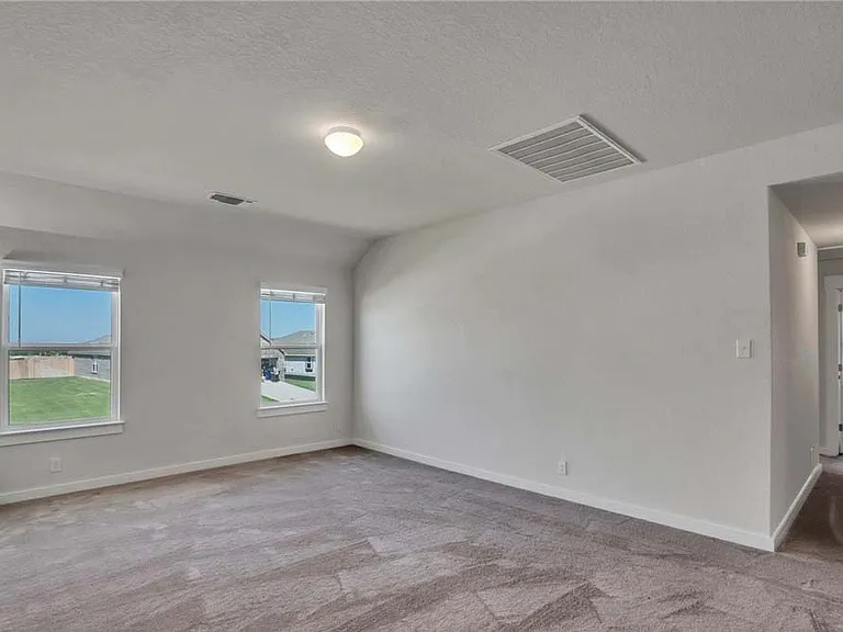 Black Cloud Dr — Photo 14