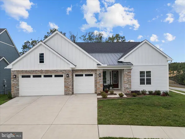 100 Scoter Ct, Lake Frederick, VA 22630