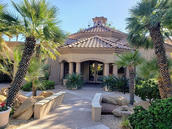 Gorgeous club house! 