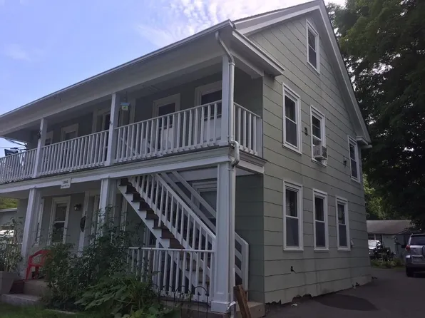 8 Grove St, Upton, MA 01568