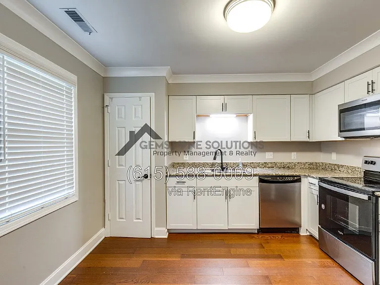 717 Fox Ridge Dr — Photo 15