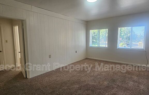 5th image of 676 Memorial Dr #102