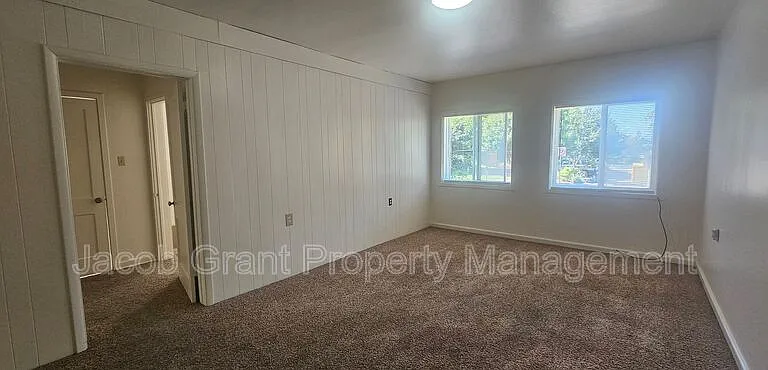 676 Memorial Dr #102 — Photo 5