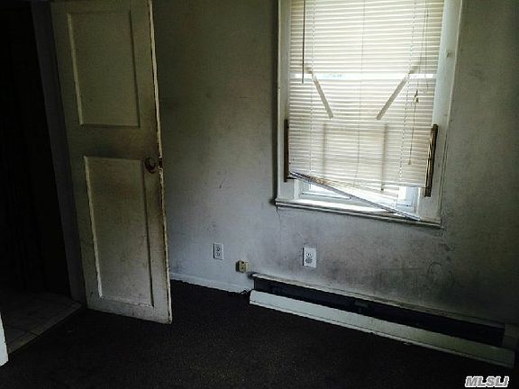 2nd image of 39 S 28th St