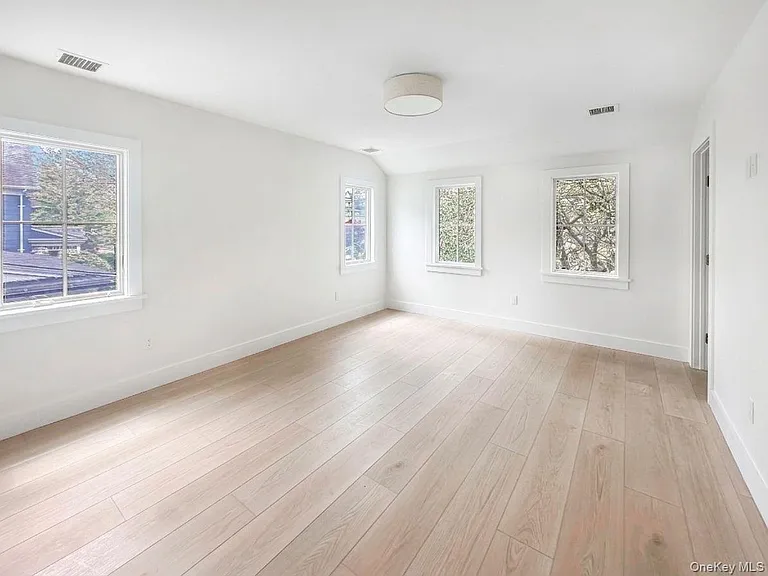 616 Main St #B — Photo 9