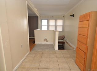 33 Belmont Cir, Danbury, CT 06810
