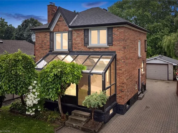 228 Waterloo St, Kitchener, ON N2H 3W1