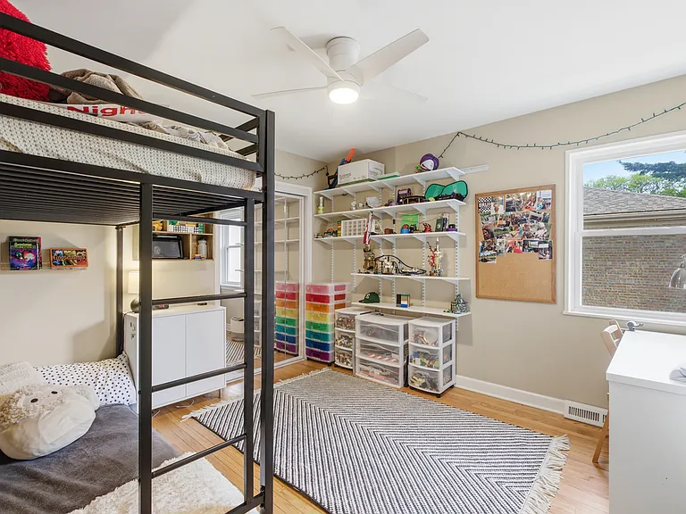 9237 Lincolnwood Dr — Photo 19