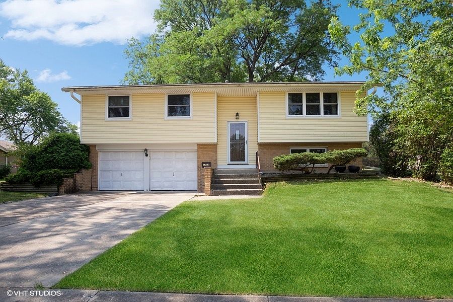 1st image of 1213 Somerset Ln