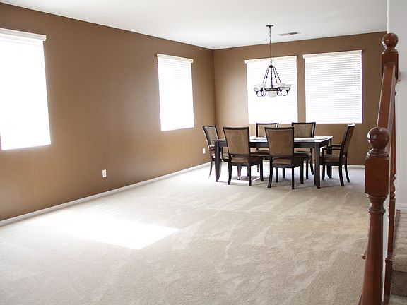 Family/dining area