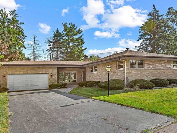 2nd image of 10807 S Tripp Ave
