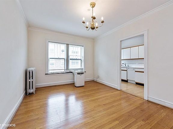 4th image of 545 Hinman Ave APT L2