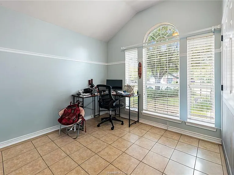 1711 Beaver Pond Ct — Photo 6