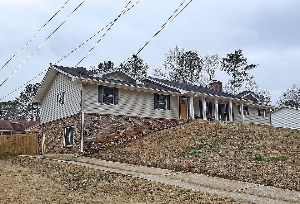 1st image of 817 Sugar Creek Dr SE