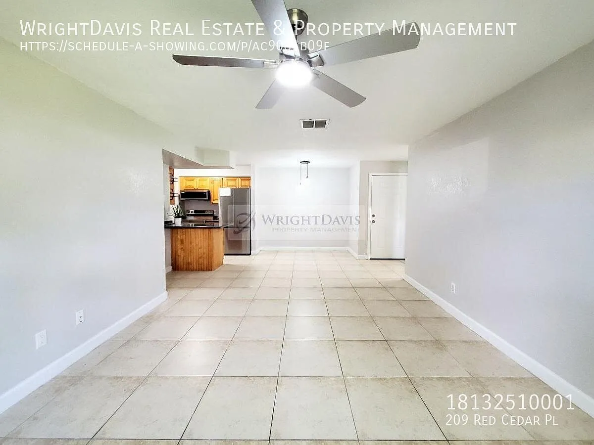 Fully Remodeled 2BR/2BA Condo with Fenced Paver Patio in Brandon — Photo 3