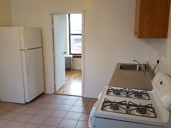 3rd image of 2804 44th St APT 2