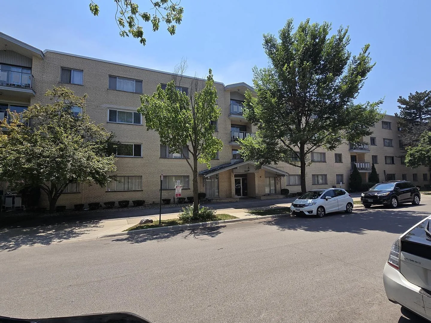 5251 Galitz St APT 410 photo 1