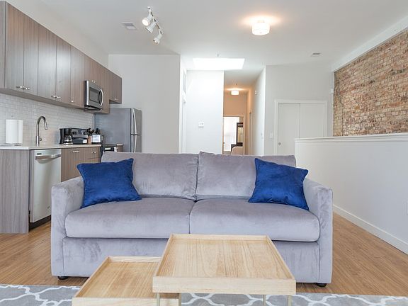 2nd image of 237 E Ml King Blvd