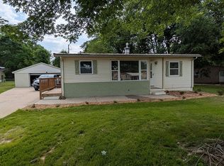 302 Glenwood Dr, Vine Grove, KY 40175