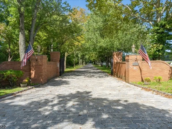 70 Sutton Rd, Tewksbury Twp., NJ 08833