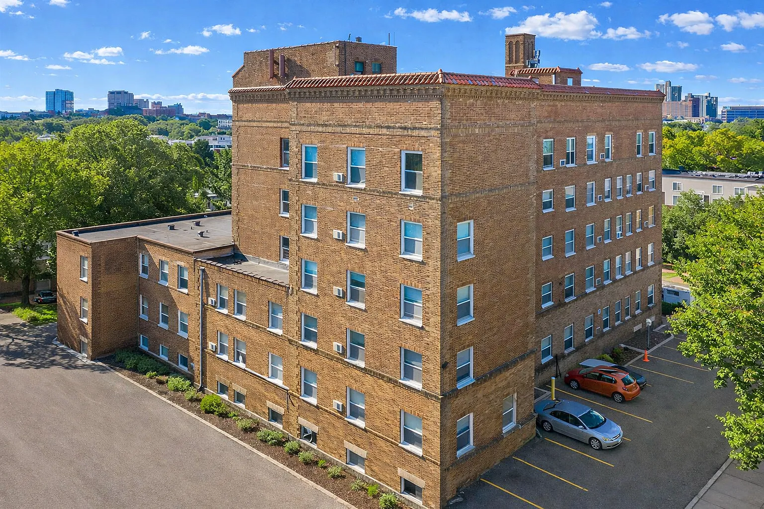 2 bed, $1,175 — Photo 1