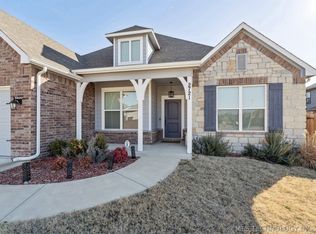 2721 S 8th St E, Broken Arrow, OK 74012
