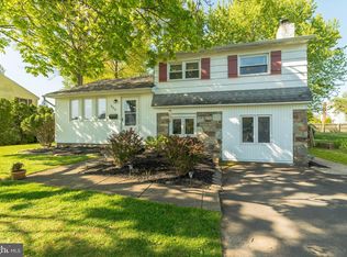 994 Catalpa Rd, Warminster, PA 18974