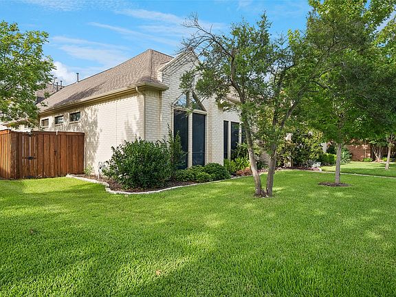 2nd image of 328 Park Valley Dr