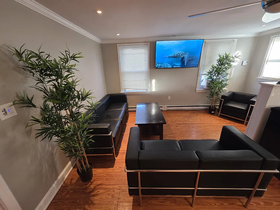 201 S Cherry Grove Ave #2