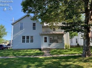 320 W Stevenson St, Gibsonburg, OH 43431