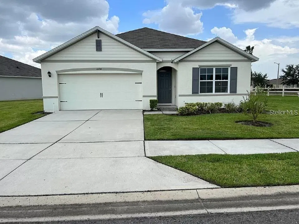 4 bed, 2.0 bath, 1867 sqft, $2,450 — Photo 1
