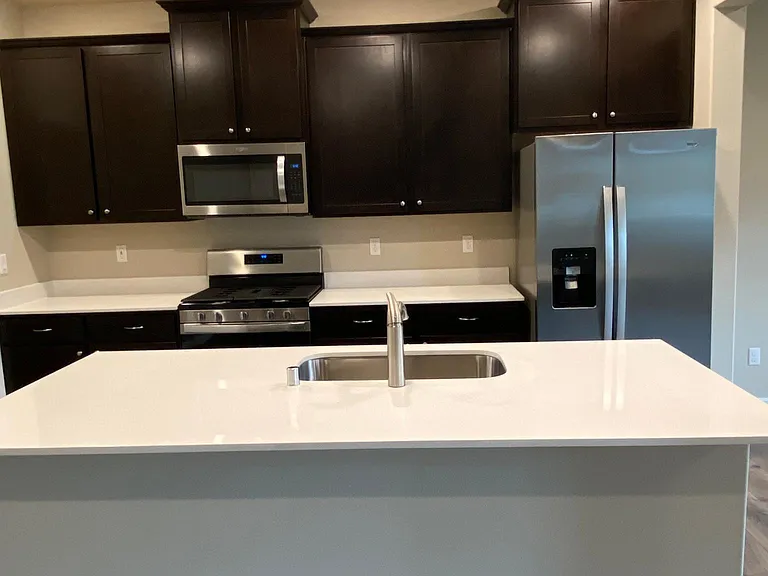 Quartz Countertop with Premium Faucets