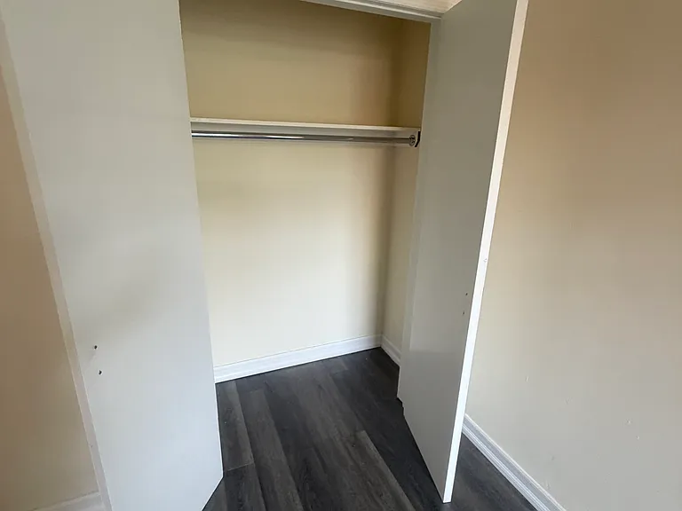 1987 Davidson Ave #3 — Photo 3