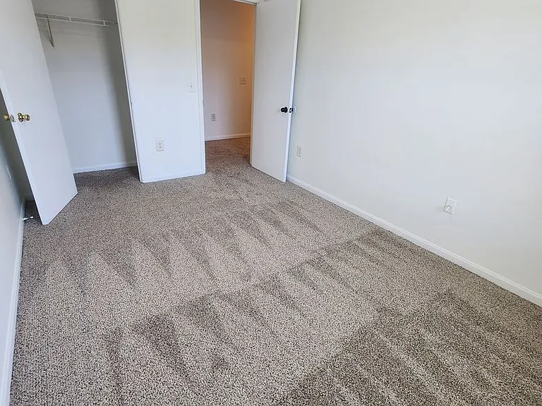 Castlewood Apartments - Huntsville, AL — Photo 21