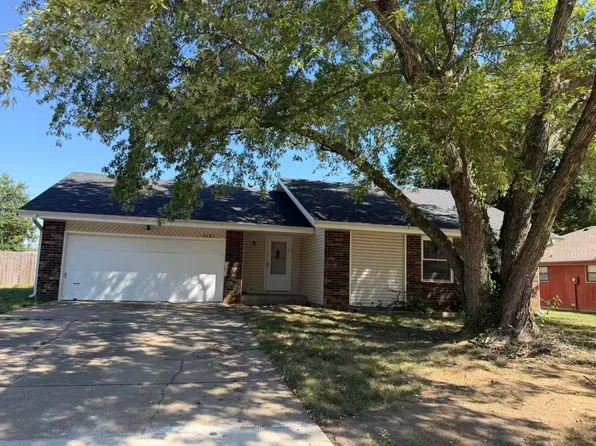 3131 W Roxbury St, Springfield, MO 65807